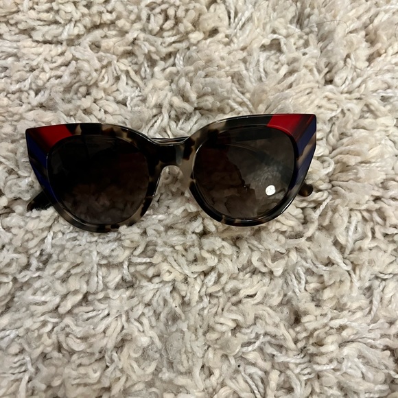 Salvatore Ferragamo sunglasses and case - no scratches and worn under 5 times - Picture 4 of 6